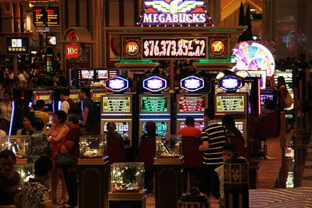 How Casinos Work: The Operations of a Major Casino